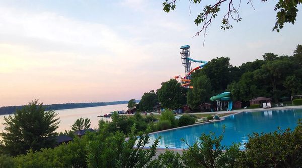 Les campings avec parc aquatique : votre été rafraîchissant !